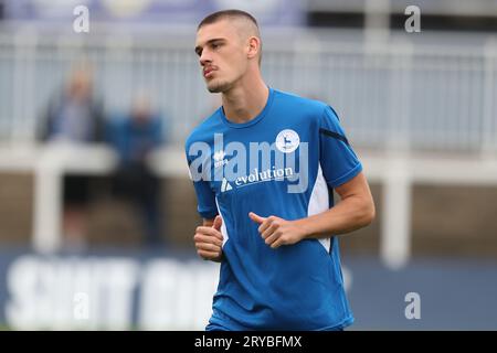 Zak Johnson von Hartlepool United erwärmt sich beim Spiel der Vanarama National League zwischen Hartlepool United und Dorking Wanderers im Victoria Park, Hartlepool am Samstag, den 30. September 2023. (Foto: Mark Fletcher | MI News) Credit: MI News & Sport /Alamy Live News Stockfoto