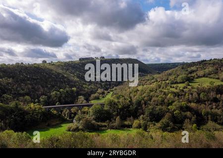 Monsal Viaduct von Monsal Head, Monsal Dale, Peak District National Park, Derbyshire Stockfoto