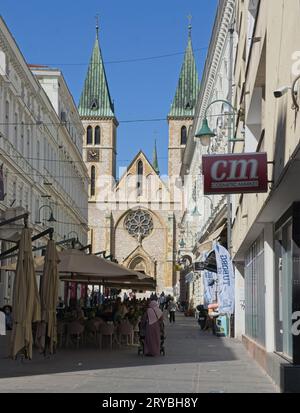 Sarajevo, Bosnien und Herzegowina - 27. September 2023: Kathedrale des Herzens Jesu. Ein Spaziergang im Zentrum von Sarajevo in Bosnien und Herzegowina Stockfoto