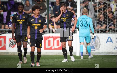 Eupen, Belgien. September 2023 30. Jan Vertonghen von Anderlecht sieht während eines Fußballspiels zwischen KAS Eupen und RSC Anderlecht am Samstag, den 30. September 2023 in Eupen, am 09/30. Tag der ersten Liga der belgischen Meisterschaft 2023-2024, zurückgeschlagen aus. BELGA PHOTO VIRGINIE LEFOUR Credit: Belga News Agency/Alamy Live News Stockfoto