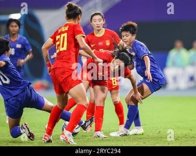 Hangzhou, chinesische Provinz Zhejiang. September 2023 30. Athleten treten während des Viertelfinales der Frauen zwischen China und Thailand bei den 19. Asienspielen in Hangzhou, Ostchinas Provinz Zhejiang, am 30. September 2023 an. Quelle: Hu Xingyu/Xinhua/Alamy Live News Stockfoto