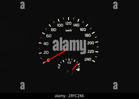 Tachometer im Auto. Armaturenbrett des Fahrzeugs. Armaturenbrettdetails mit Anzeigeleuchten. Armaturenbrett des Fahrzeugs. Armaturenbrett mit Tachometer zeigt 0 km/h an Modern int Stockfoto