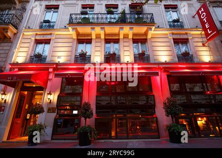 Das britische Hotel befindet sich im Herzen von Paris, im Viertel Chatelet. Nur einen Steinwurf vom Louvre, den Ufern der seine und den Tuilerien entfernt Stockfoto