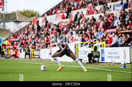 Swindon, Großbritannien, 30. September 2023. Michee Efete während des Sky Bet EFL League Two Football Match zwischen Swindon Town FC und Grimsby Town FC im County Ground, Swindon, UK.Credit: Jon Corken Credit: Jon Corken/Alamy Live News Stockfoto