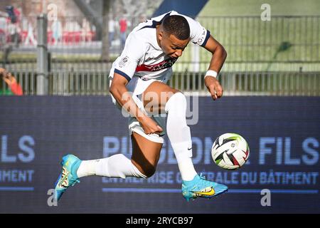 Clermont-Ferrand, Frankreich, Frankreich. September 2023 30. Kylian MBAPPE von PSG während des Ligue-1-Spiels zwischen Clermont Foot 63 und Paris Saint-Germain (PSG) im Gabriel-Montpied-Stadion am 30. September 2023 in Clermont-Ferrand, Frankreich. (Bild: © Matthieu Mirville/ZUMA Press Wire) NUR REDAKTIONELLE VERWENDUNG! Nicht für kommerzielle ZWECKE! Stockfoto