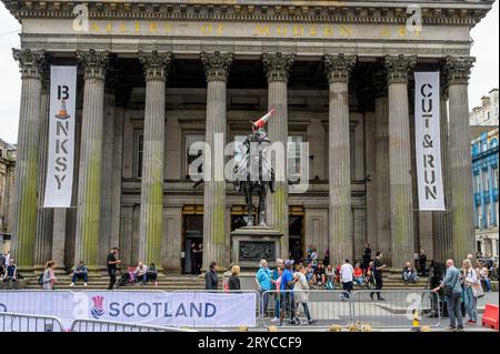 Banksy Cut and Run Ausstellung in der Gallery of Modern Art, Royal Exchange Square und Queen Street, Glasgow, Schottland, Großbritannien, Europa Stockfoto