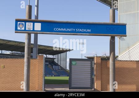 Das Jbeobachte Community Stadium, früher bekannt als Weston Homes Community Stadium, Heimstadion des Colchester United Football Club. Stockfoto