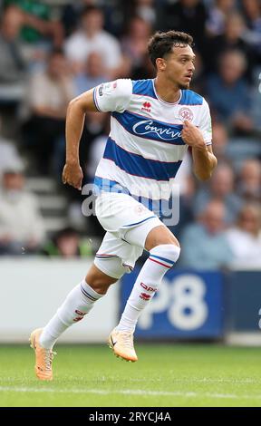 Andre Dozzell von den Queens Park Rangers während des Sky Bet Championship Matches in der Loftus Road, London. Bilddatum: Samstag, 30. September 2023. Stockfoto