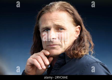 Gareth Ainsworth, Manager der Queens Park Rangers, war während des Sky Bet Championship Matches in der Loftus Road in London dabei. Bilddatum: Samstag, 30. September 2023. Stockfoto