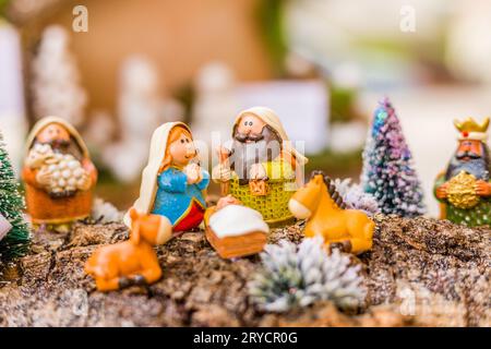 Lebendige Farben der Weihnachtskrippe Stockfoto