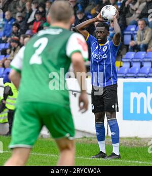 Chester, Cheshire, England, 30. September 2023. Chester’s Joel Taylor wartet während des Chester Football Club V Nantwich Town Football Club in der dritten Qualifikationsrunde des Emirates FA Cup im Deva Stadium. (Bild: ©Cody Froggatt/Alamy Live News) Stockfoto