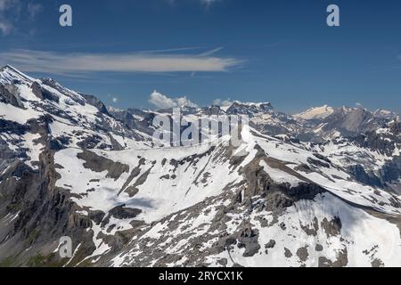 Blick vom Gipfel des schilthorns über murren schweiz nach Südwesten in Richtung mont Blanc 68 Meilen entfernt Stockfoto