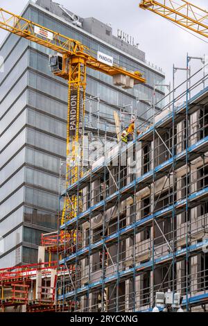 Großbaustelle, in Düsseldorf, Lorettoviertel, bau von Eigentumswohnungen, Rohbau, NRW, Deutschland Wohnungsbau *** Großbaustelle, in Düsseldorf, Lorettoviertel, Bau von Eigentumswohnungen, Rohbau, NRW, Germany Housing Construction Credit: Imago/Alamy Live News Stockfoto