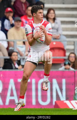 St. Helens, Großbritannien. September 2023 30. Jon Bennison Nr. 5 von St. Helens fängt einen hohen Ball beim Betfred Super League Eliminator Match St Helens vs Warrington Wolves im Totally Wicked Stadium, St Helens, Großbritannien, 30. September 2023 (Foto: Steve Flynn/News Images) in St Helens, Großbritannien am 30. September 2023. (Foto von Steve Flynn/News Images/SIPA USA) Credit: SIPA USA/Alamy Live News Stockfoto