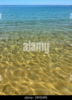 Sonnendurchflutetes Wasser Stockfoto