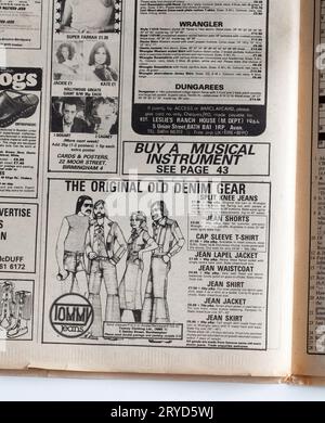 Werbung für Kleidung in der 1970er-Ausgabe des NME New Musical Express Music Paper Stockfoto