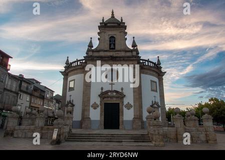 Die Rundkirche Igreja do Bom Jesus da Cruz ist ein Wahrzeichen der Stadt Barcelos im Norden Portugals. Stockfoto