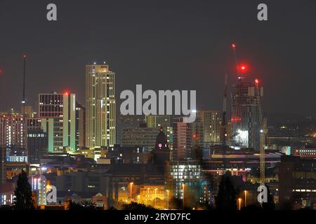 Blick auf die Skyline im Stadtzentrum von Leeds, West Yorkshire, Großbritannien Stockfoto