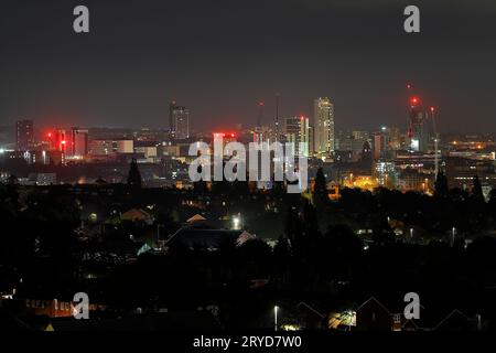 Blick auf die Skyline im Stadtzentrum von Leeds, West Yorkshire, Großbritannien Stockfoto