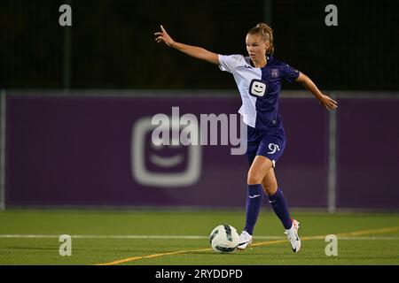 Anderlecht, Belgien. September 2023 30. Lore Jacobs (9) von Anderlecht, dargestellt während eines Fußballspiels zwischen RSC Anderlecht und Club Brugge YLA am 5. Spieltag der Saison 2023 - 2024 der belgischen Lotto Womens Super League, am Samstag, den 30. September 2023 in Anderlecht, Belgien. Quelle: Sportpix/Alamy Live News Stockfoto