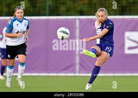 Anderlecht, Belgien. September 2023 30. Ludmila Matavkova (19) von Anderlecht, dargestellt während eines Fußballspiels zwischen RSC Anderlecht und Club Brugge YLA am 5. Spieltag der Saison 2023 - 2024 der Belgischen Lotto Womens Super League, am Samstag, den 30. September 2023 in Anderlecht, Belgien. Quelle: Sportpix/Alamy Live News Stockfoto
