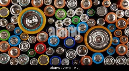 Nahaufnahme Hintergrund verschiedener Alkaline Batterien Stockfoto