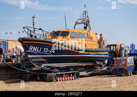 Lytham St annes Lancashire uk 9. September 2023, RNLI-Rettungsboot am Strand von lytham während der Sommerferien Stockfoto