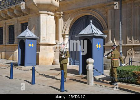 Die Stadt Luxemburg Luxembourg ist die Hauptstadt des Großherzogtums Luxemburg, hier fotografiert am Dienstag 26.09.2023. Im Bild: Das Parlament in Luxmburg *** die Stadt Luxemburg Luxemburg ist die Hauptstadt des Großherzogtums Luxemburg, hier fotografiert am Dienstag 26 09 2023 im Bild das Parlament in Luxmburg Bub Stockfoto