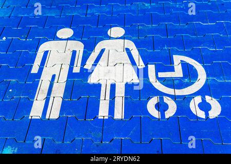 Parkplatz für Familienmutter und Baby Stockfoto