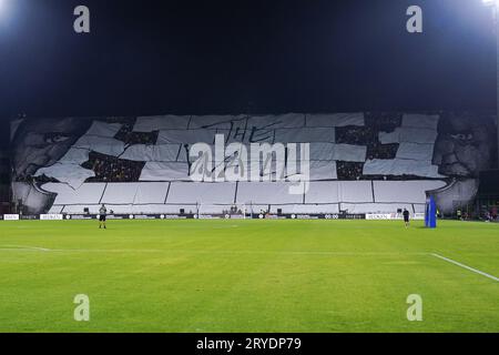 Salerno, Italien. September 2023 30. US Salernitana-Fans während des Spiels der Serie A zwischen US Salernitana und dem FC Internazionale im Stadio Arechi am 30. September 2023 in Salerno, Italien. Quelle: Giuseppe Maffia/Alamy Live News Stockfoto