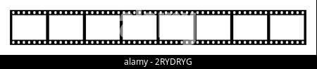 Schließen Sie bis zu acht leere Rahmen der klassischen 35-mm-Streifen auf weißem Hintergrund Stockfoto