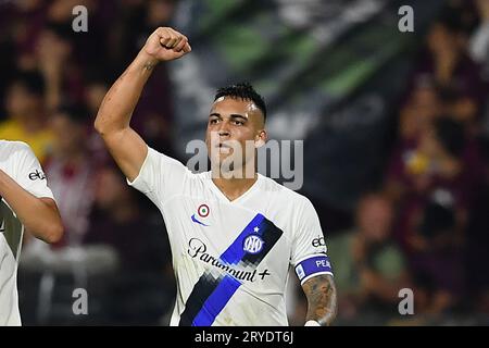 Salerno, Italien. September 2023. Lautaro Martínez vom FC Internazionale feiert, nachdem er am Samstag, den 30. September 2023, ein Tor beim Spiel der Serie A TIM zwischen US Salernitana und FC Internazionale im Stadio Arechi, Salerno, Italien erzielt hat. Quelle: Nicola Ianuale/Alamy Live News Stockfoto