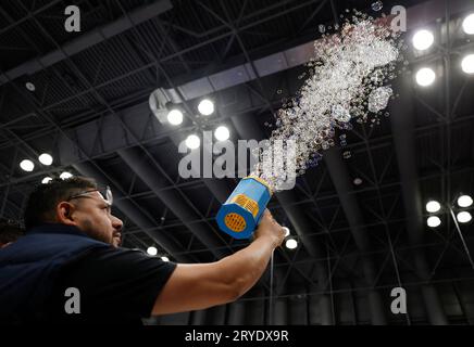 New York, Usa. September 2023 30. Ein Bubble Blaster wird am Samstag, den 30. September 2023, auf der New York Toy Fair im Jacob K. Javits Convention Center in New York City gezeigt. Foto von John Angelillo/UPI Credit: UPI/Alamy Live News Stockfoto
