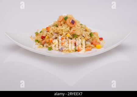 Salat in einem weißen Teller Stockfoto