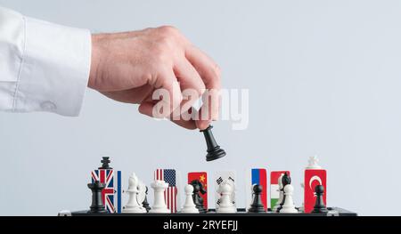 Schachbrett mit Länderflaggen Stockfoto