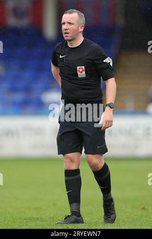 Match Schiedsrichter Steven Copeland während des Vanarama National League Spiels zwischen Hartlepool United und Dorking Wanderers im Victoria Park, Hartlepool am Samstag, den 30. September 2023. (Foto: Mark Fletcher | MI News) Credit: MI News & Sport /Alamy Live News Stockfoto