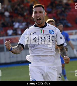 Lecce, Italien. September 2023 30. Matteo Politano feiert sein Tor während eines Fußballspiels Der Serie A zwischen Lecce und Neapel in Lecce, Italien, am 30. September 2023. Kredit: Augusto Casasoli/Xinhua/Alamy Live News Stockfoto