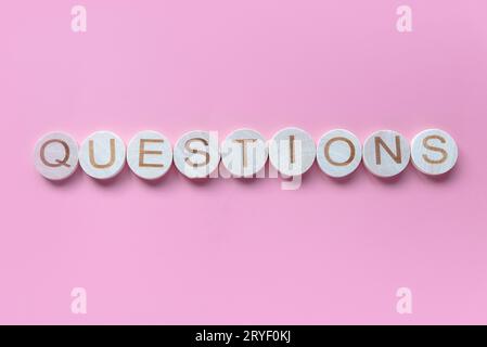 QnA oder Fragen und Antworten Konzept. Wortalphabet. Stockfoto