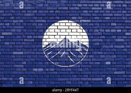 Flagge des Staates Kachin, Myanmar auf Ziegelwand gemalt Stockfoto