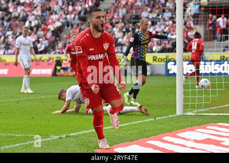 Köln, Deutschland. September 2023 30. Deniz Undav vom VfB Stuttgart feiert das Scoring beim ersten Spiel der 6. Runde der Bundesliga zwischen dem VfB Stuttgart und dem FC Köln in Köln, 30. September 2023. Quelle: Ulrich Hufnagel/Xinhua/Alamy Live News Stockfoto