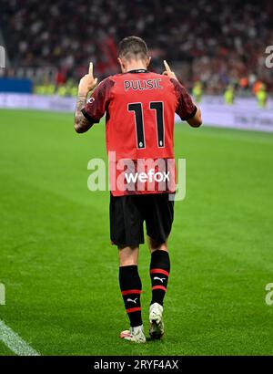 Mailand. Oktober 2023. Christian Pulisic feiert sein Tor während eines Fußballspiels Der Serie A zwischen dem AC Mailand und Lazio in Mailand, Italien, am 30. September 2023. Quelle: Xinhua/Alamy Live News Stockfoto