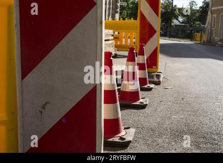 Barriere auf der Straße oder Straßensperre Stockfoto