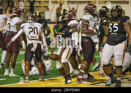 30. SEPTEMBER 2023: Southern Miss Golden Eagles Running Back Frank Gore Jr. (3) feiert einen späten Touchdown während eines College-Fußballspiels zwischen den Southern Miss Golden Eagles und den Texas State Bobcats im M. M. Roberts Stadium in Hattiesburg, Mississippi. Bobby McDuffie/CSM Stockfoto