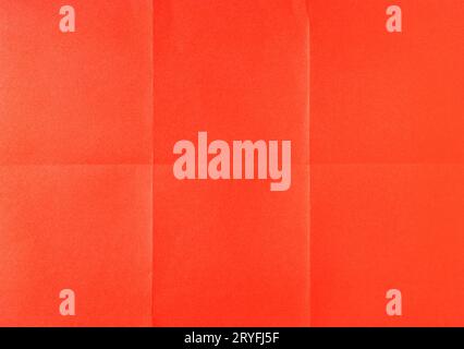 Rot zerknittert ungefalteten Papier Blatt Textur Hintergrund. Papier in sechs gefaltet. Vollformat Stockfoto