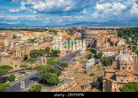 Rom Italien Hochwinkel-Blick auf die Skyline der Stadt am Kolosseum Stockfoto