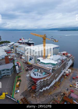 Luftaufnahmen von MV Glen Rosa und Glen Sannox, zwei Caledonian MacBrayne-Fähren, die derzeit auf der Ferguson Marine Shipyard in Port Glasgow gebaut werden. Stockfoto