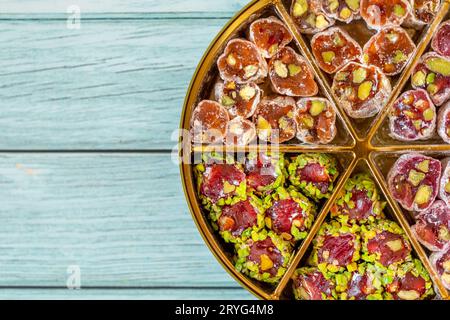 Köstliche Auswahl an türkischen Köstlichkeiten, Nahaufnahme von oben Stockfoto