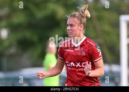 Zulte, Belgien. September 2023 30. Lotte Jansen (4) von Zulte-Waregem, dargestellt während eines Fußballspiels zwischen SV Zulte - Waregem und White Star Woluwe am fünften Spieltag der Saison 2023 - 2024 der belgischen Lotto Womens Super League, am Sonntag, den 30. September 2023 in Zulte, BELGIEN. Quelle: Sportpix/Alamy Live News Stockfoto