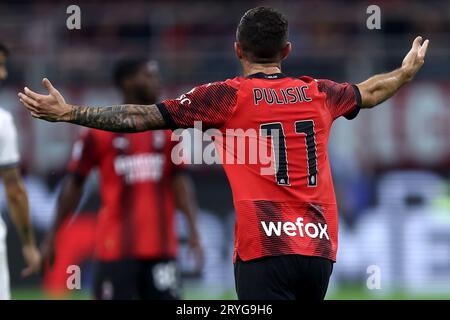 Milano, Italien. September 2023 30. Christian Pulisic vom AC Mailand zeigt während des Spiels der Serie A zwischen AC Mailand und SS Lazio im Stadio Giuseppe Meazza am 30. September 2023 in Mailand, Italien. Dank: Marco Canoniero/Alamy Live News Stockfoto