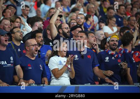 Paris, Frankreich. September 2023. Französische Fans während der Rugby-Weltmeisterschaft 2023 im Stade de France, Paris. Das Bild sollte lauten: Paul Thomas/Sportimage Credit: Sportimage Ltd/Alamy Live News Stockfoto